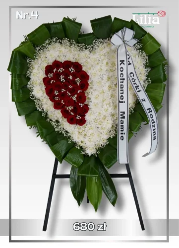 Wieniec serce pełne z jasnej róży 680 zł