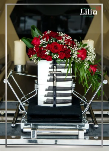 czerwona róża bordowy godzik