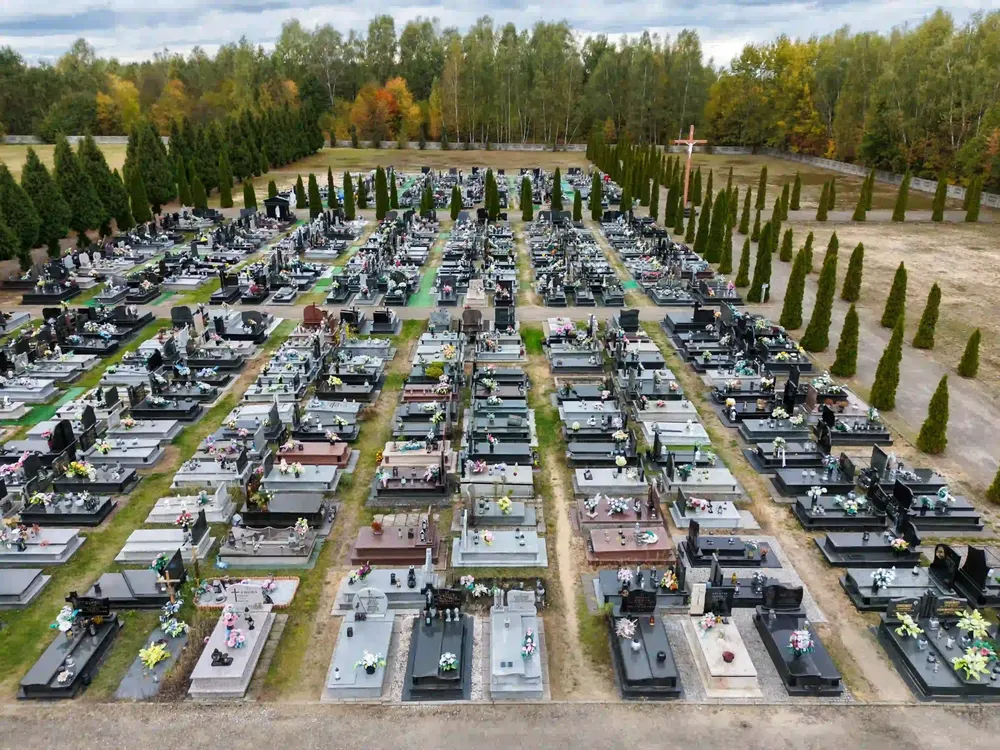 Cmentarz parafialny Mijaczów w Myszkowie, widok z drona